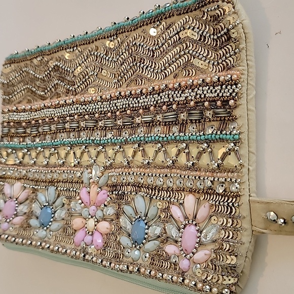 CHARLIE PAIGE BEAD & SEQUIN EMBELLISHED WRISTLET - Picture 3 of 11